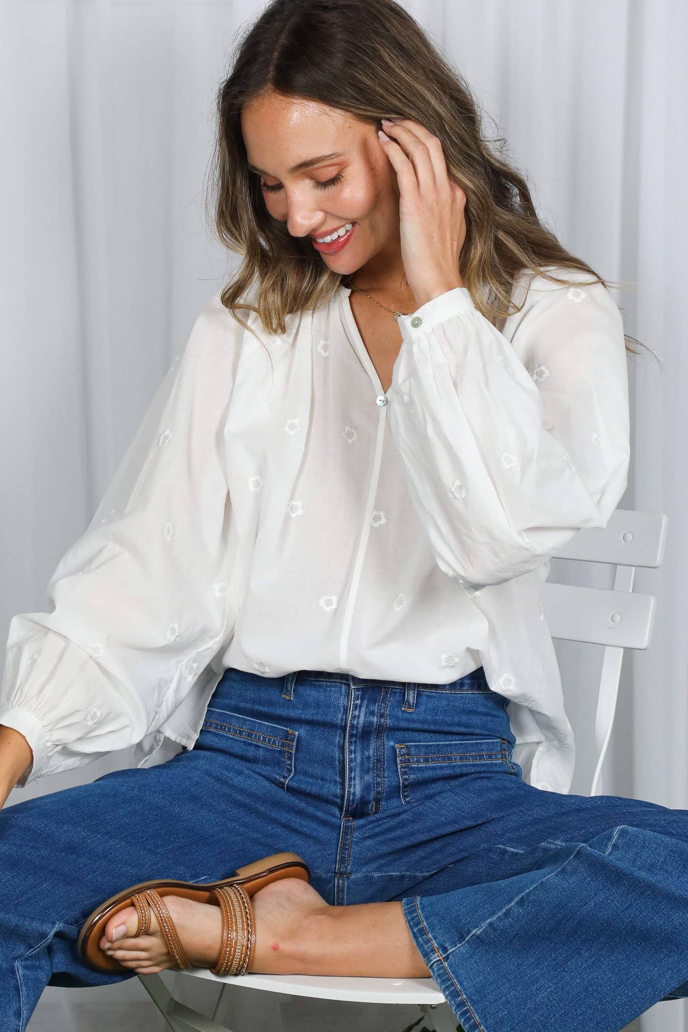Floral Embroidery Balloon Blouse