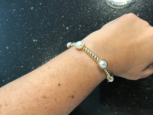 Pearl Studded Stretched bracelet