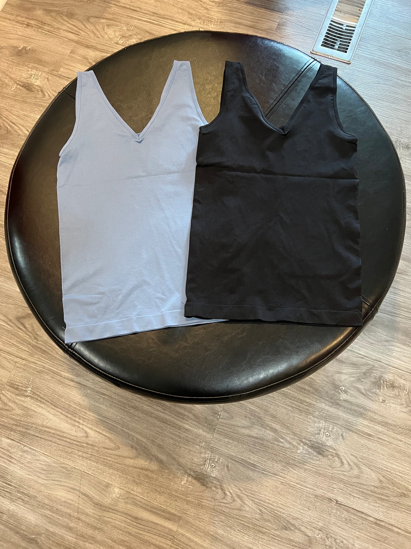 Seamless V-Neck Tank