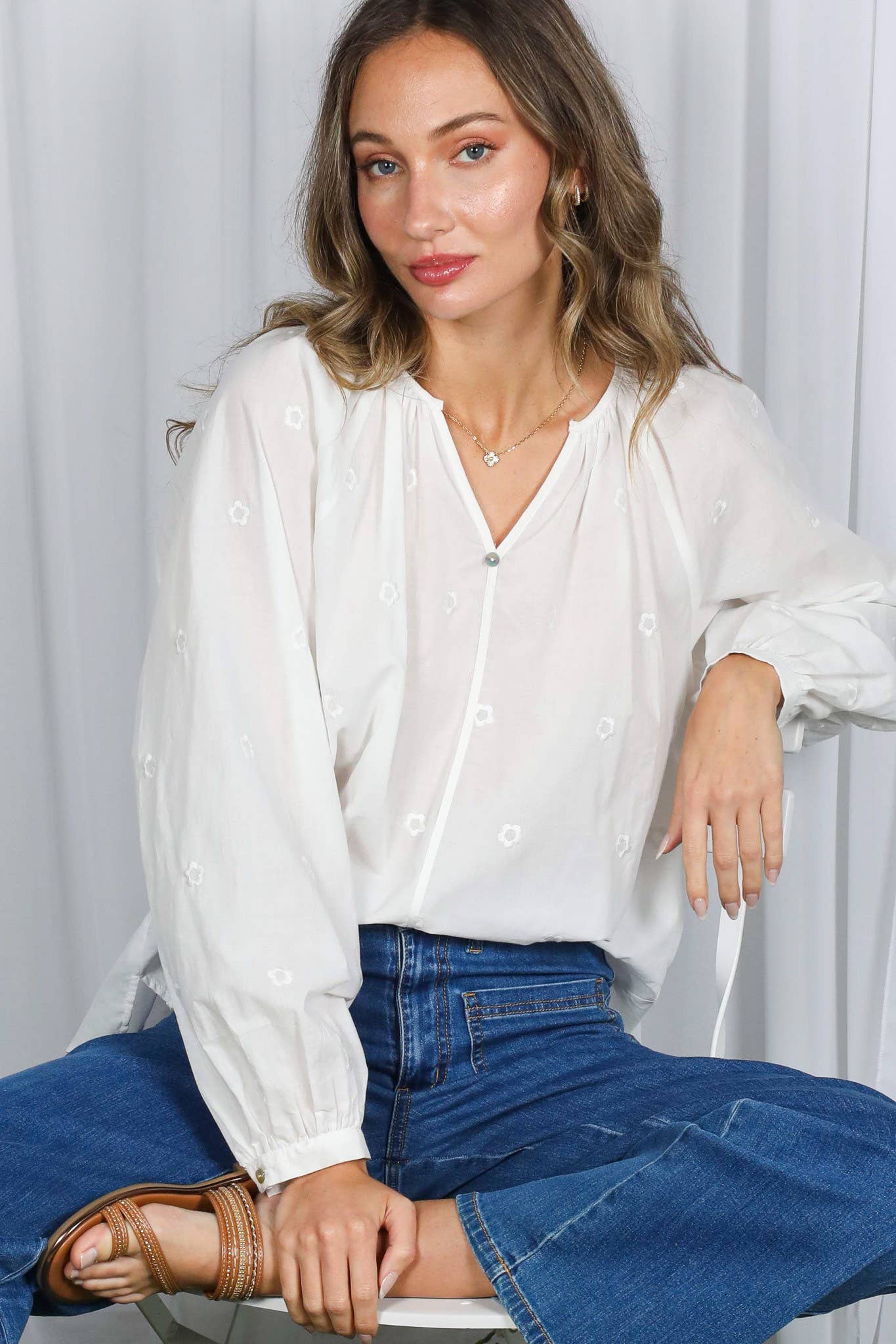 Floral Embroidery Balloon Blouse