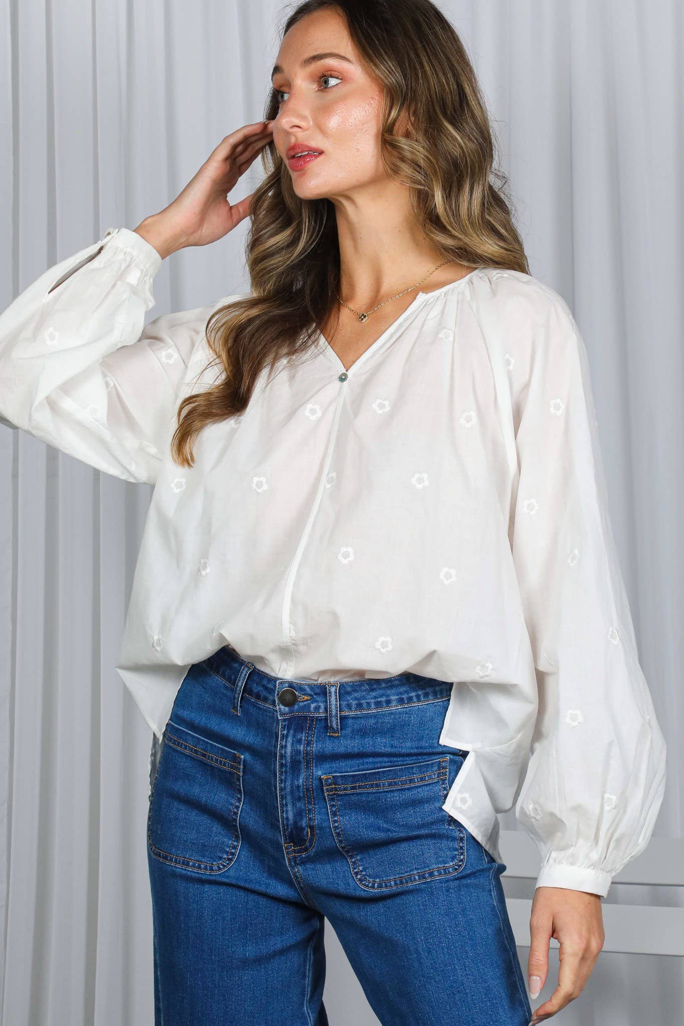 Floral Embroidery Balloon Blouse